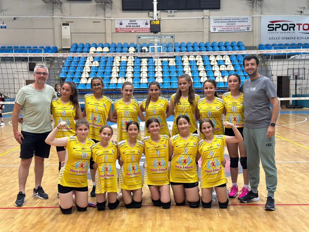 İpsala Spor Bayan Voleybol Takımı İlk Maçında Galip Geldi.