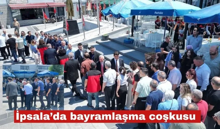 Cumhuriyet Meydanı’nda coşkulu bayramlaşma