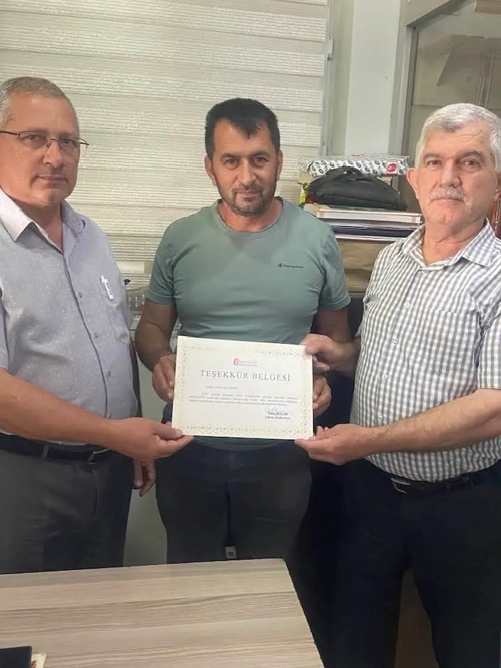 Murat Müldür’e Vergi Sıralamasında Yer Alması Nedeniyle Teşekkür Belgesi Verildi
