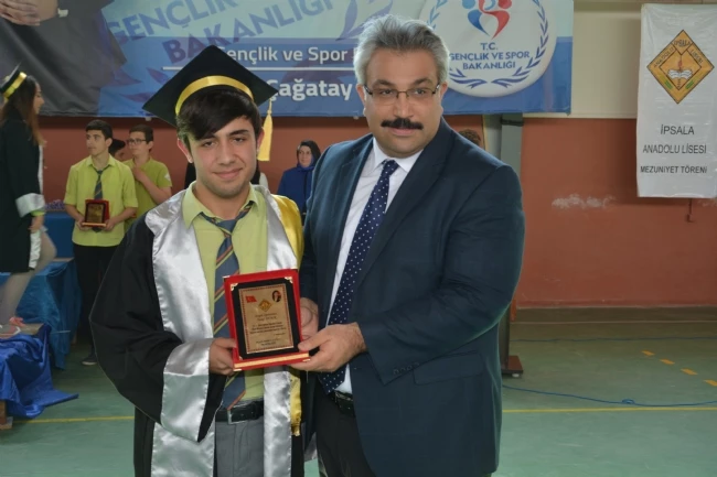 Anadolu Lisesi 7.nci Dönem Mezunlarını Verdi.