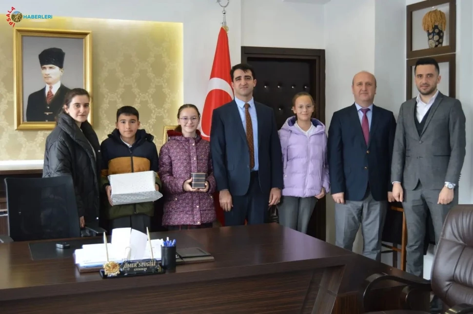 İpsala Kaymakamı Sevgili, Öğrencileri Ödüllendirdi