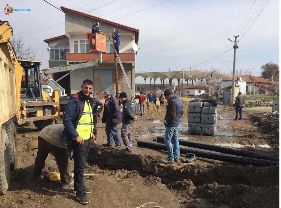 Kilitli Taş Döşemelerine Devam Ediliyor.
