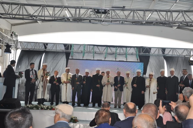 Peygamber Sevgisi Sınır Tanımadı.