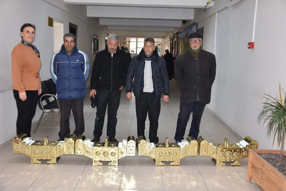 Boya Sandıklarını Yenilediler.