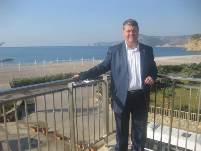 Demir, 23 Nisan Ulusal Egemenlik ve Çocuk Bayramı?nı kutladı.