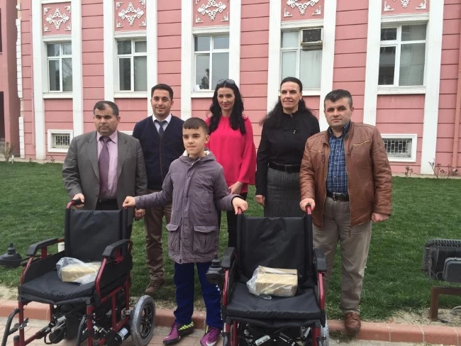 İki Adet Tekerlekli Sandalye Sahiplerine Ulaştırıldı.