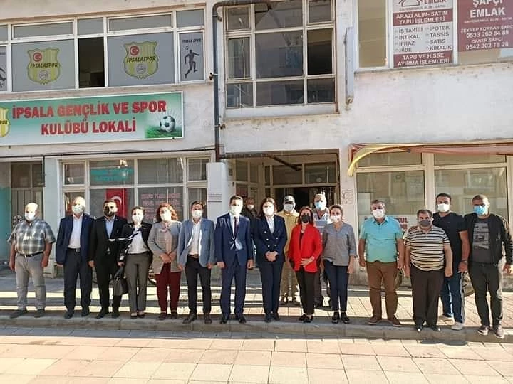 Mahalle başkanları mazbatalarını aldı