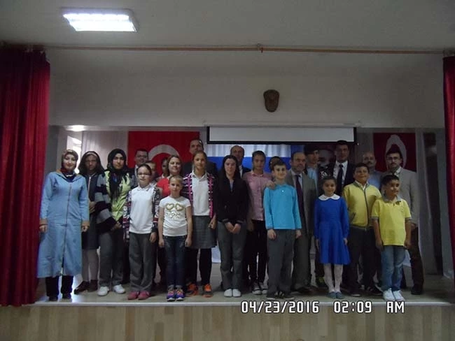40 Hadis Yarışmasında Dereceye Girenlere Ödülleri Verildi.