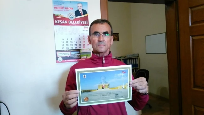 Anıtkabir Komutanlığı, Önkal Kılavuz?a ?Ziyaret Belgesi? verdi