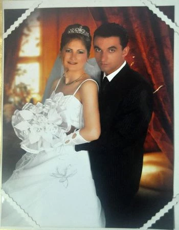 Cinnet Geçirdi.Eşini Öldürdü.