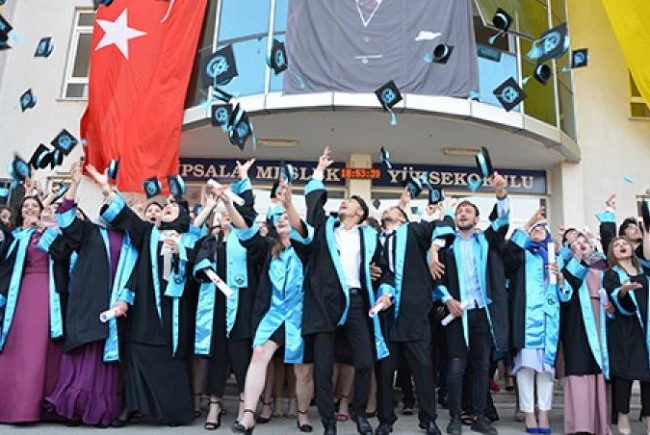 İMYO’nun Mezuniyet Töreni 10 Haziran’da Yapılacak