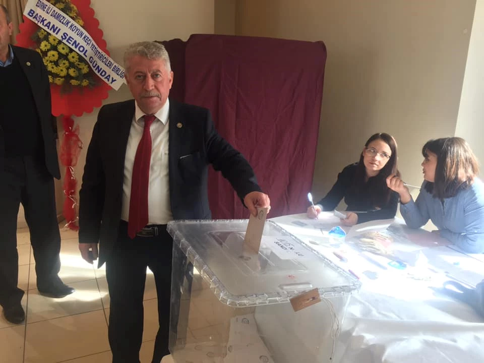 Darcan, Rakipsiz Başkan