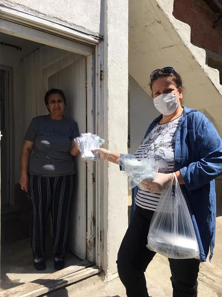 Maske Dağıtımına Devam Ediliyor