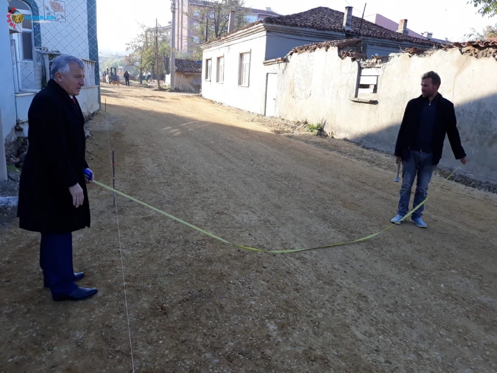 Köprü Mahallesi Yolunda Çalışmalar Devam Ediyor.