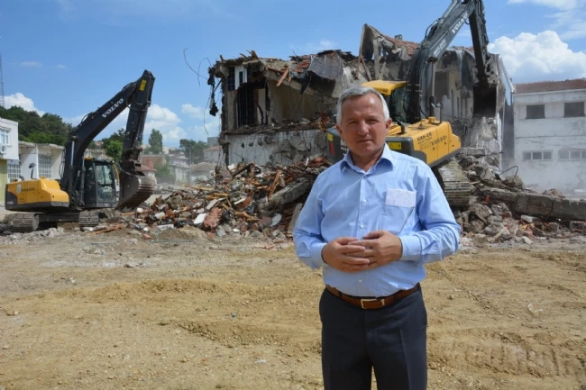 Pazaryeri İnşaatının Bulunduğu Alanda Temizlik Başladı.