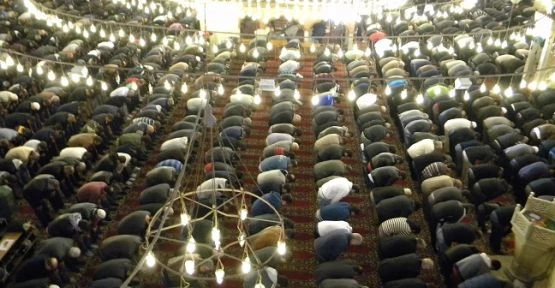 Camiler Doldu Taştı.
