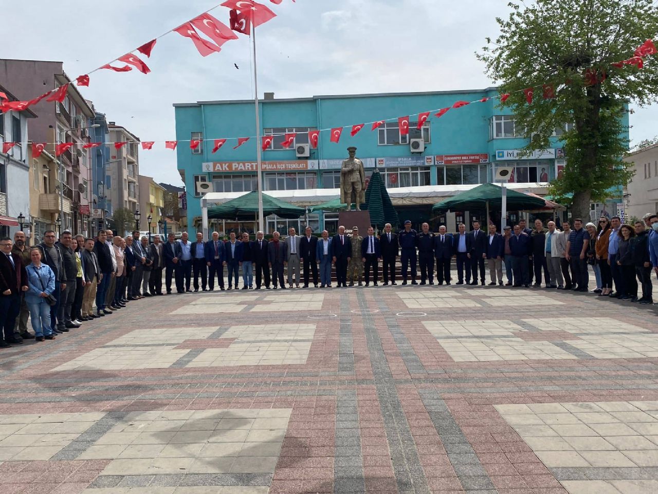 Bayram Geride Kaldı.