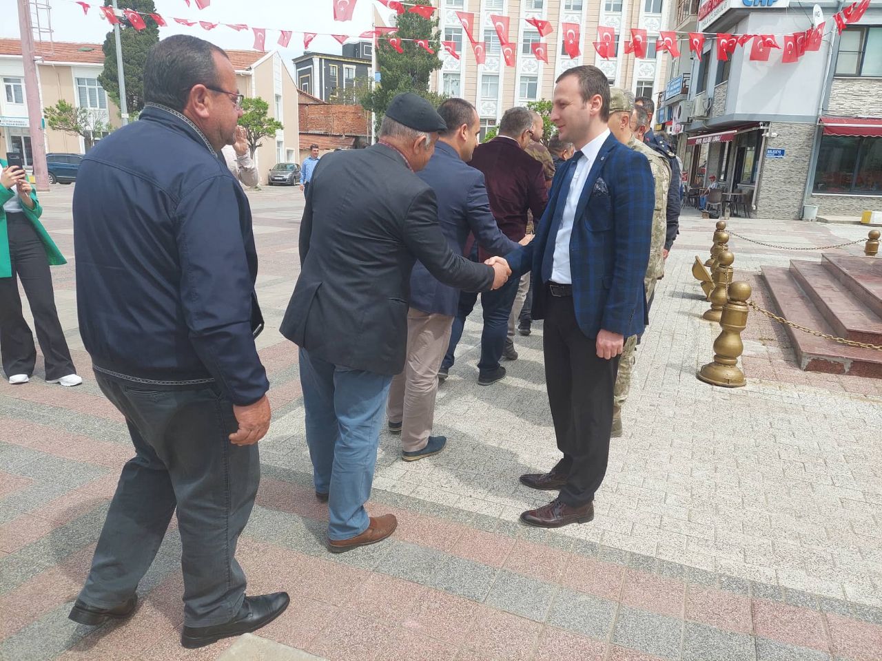 Bayram Geride Kaldı.