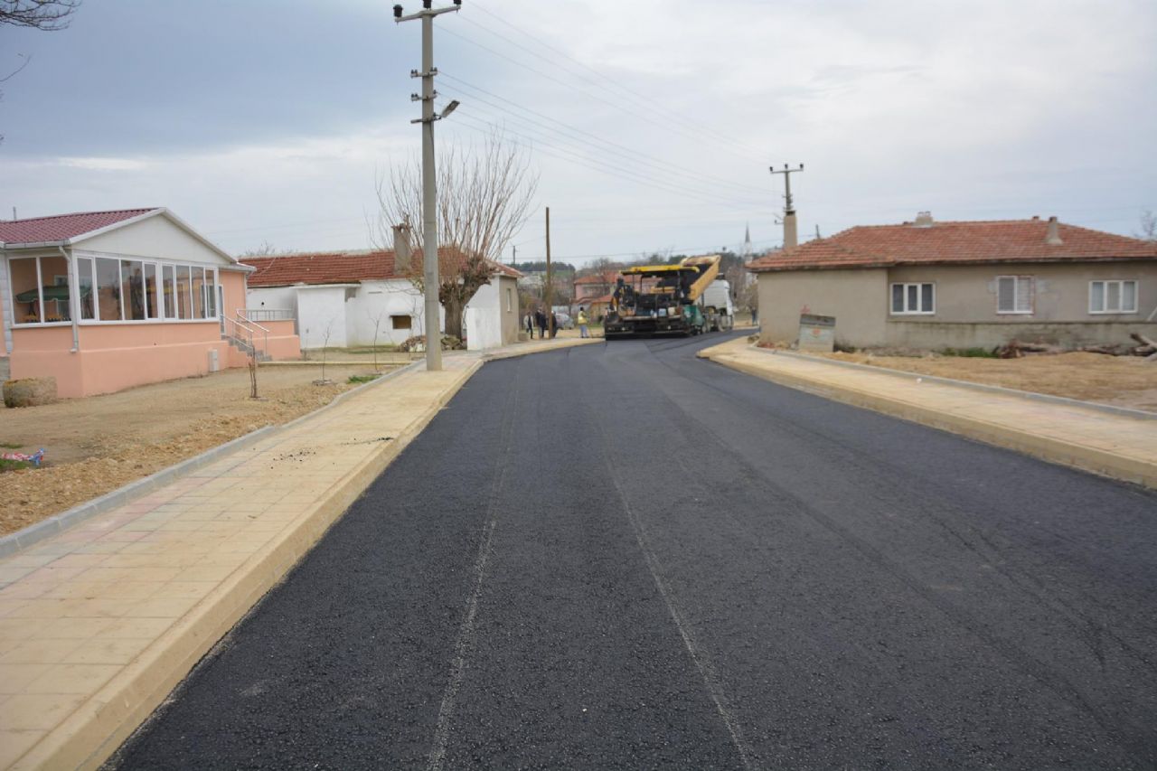 Köprü Mahallesi Yolu Asfaltlandı.