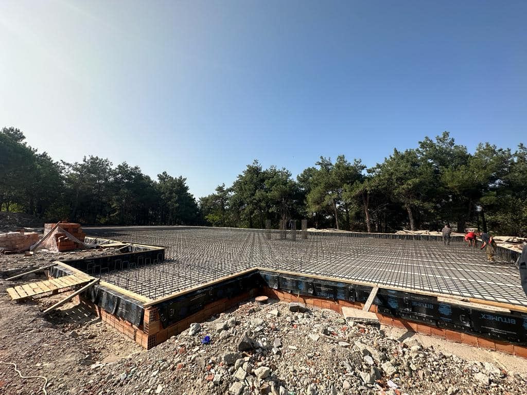 Sevgili, Okul İnşaatında İncelemelerde Bulundu.