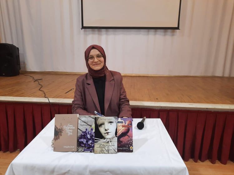 Gülen,Kariyer Günlerinde