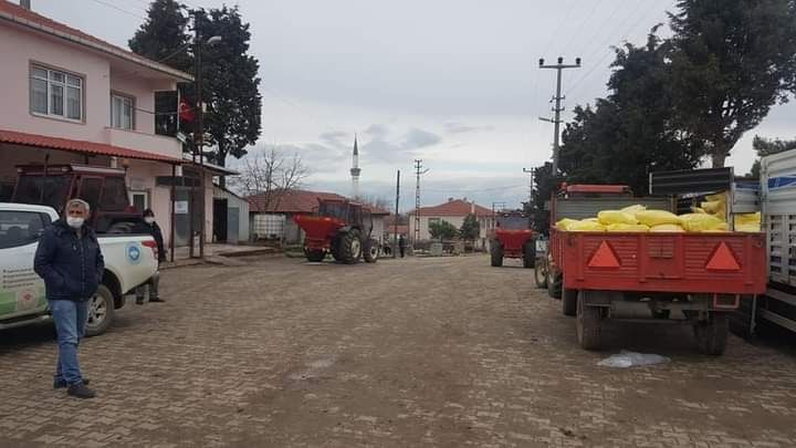Pazardere Köyünde Meralar Gübrelendi.