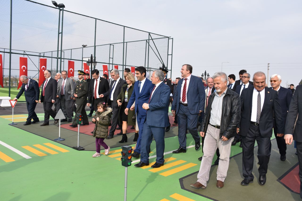 Millet Bahçesi Hizmete Girdi.