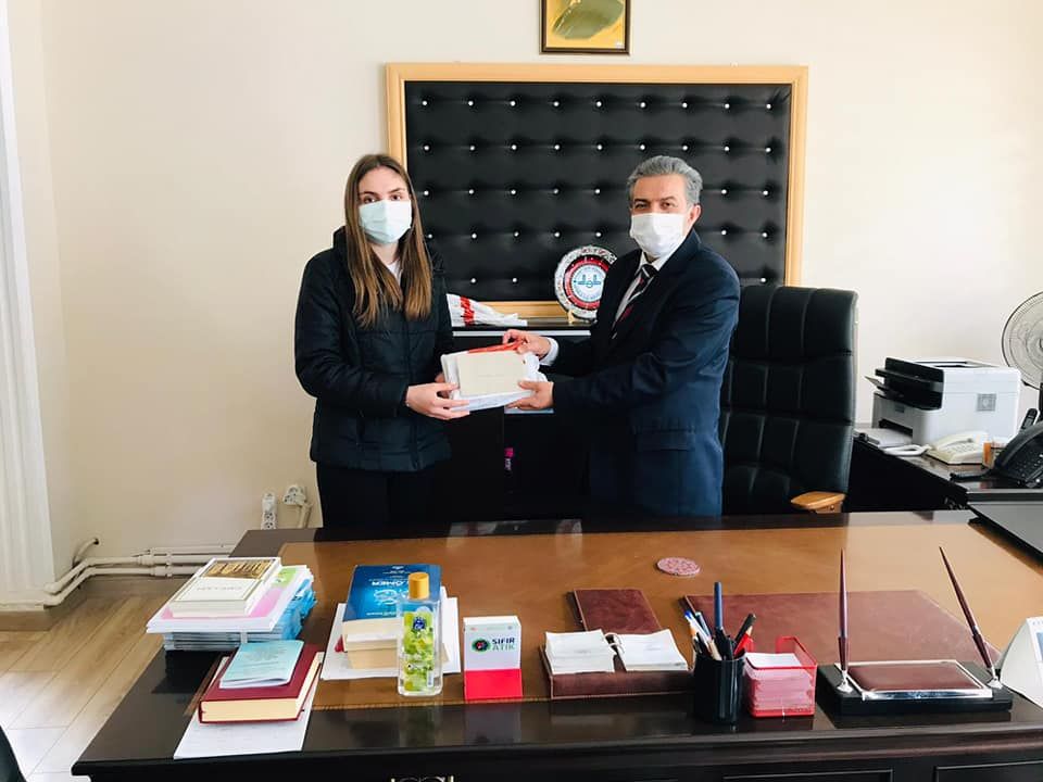 Dereceye Giren Öğrencilere Ödülleri Verildi.