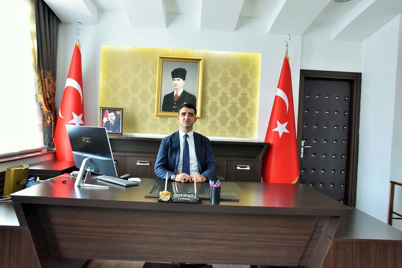 Sevgili, Göreve Başladı.