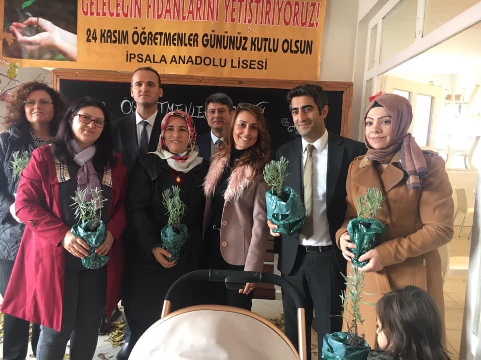 Öğretmenlere Lavanta Takdim Edildi.