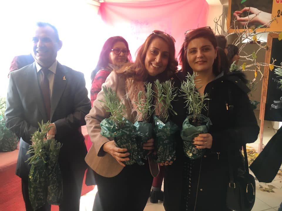 Öğretmenlere Lavanta Takdim Edildi.